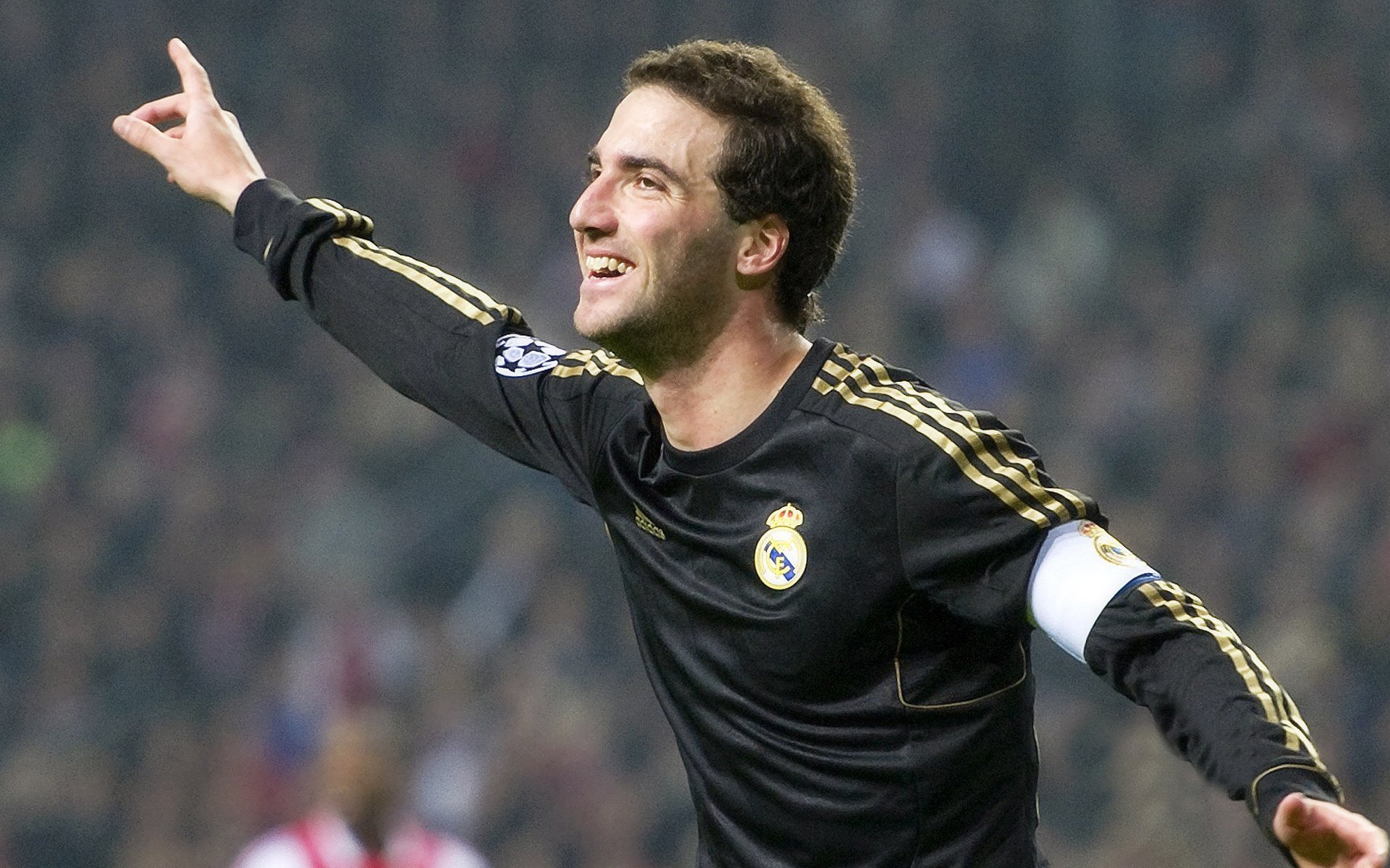 开云体育-基耶萨爆发撕裂防线,洪都拉斯硬仗为罗马敲响警钟