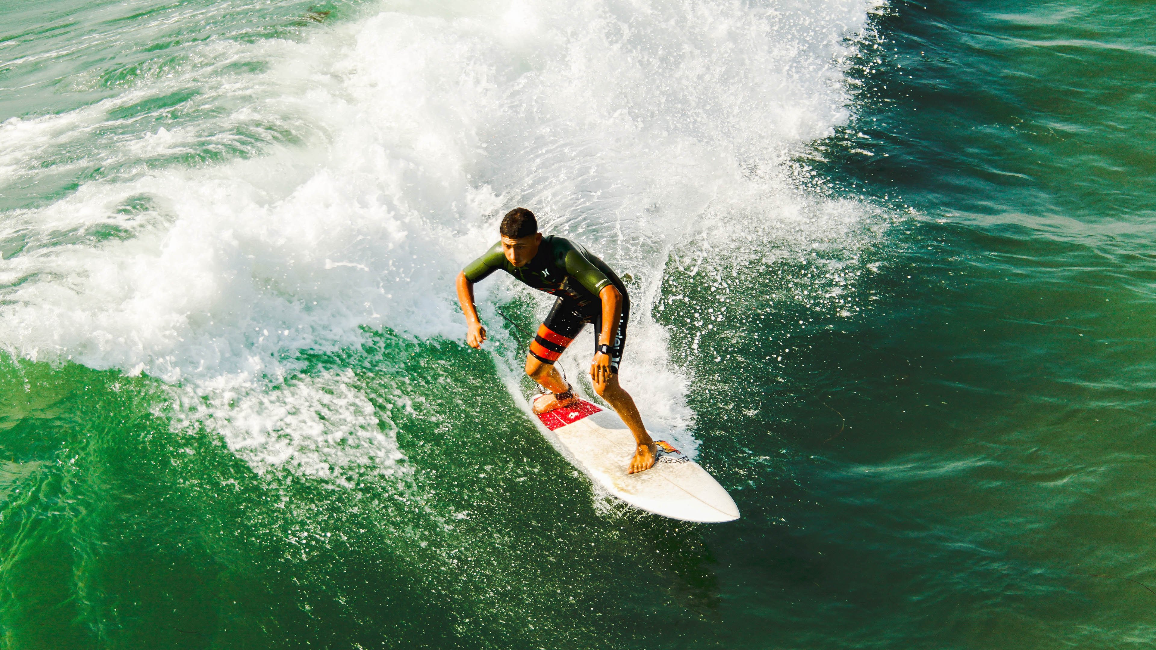 开云体育2026-伊拉克对阵新西兰，卡瓦哈尔，在战火与绿茵间重铸的右路长城